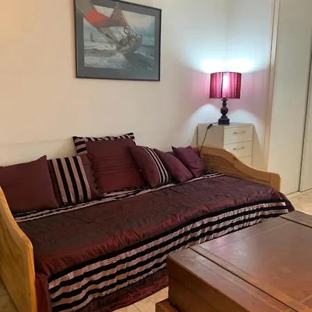 Le Διαμέρισμα *